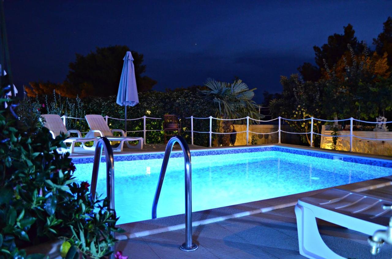 Apartments Villa Ra Zaboric Εξωτερικό φωτογραφία