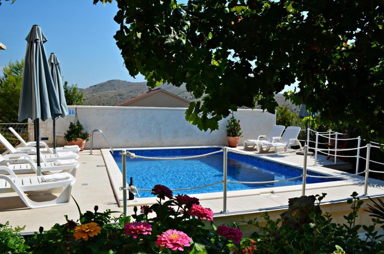 Apartments Villa Ra Zaboric Εξωτερικό φωτογραφία