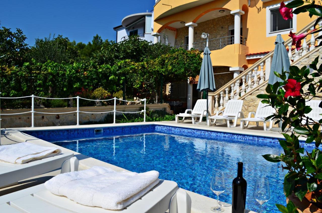 Apartments Villa Ra Zaboric Εξωτερικό φωτογραφία